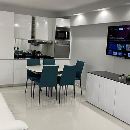Cannes Pointe Croisette : Superbe Logement Vue Mer Bagian luar foto
